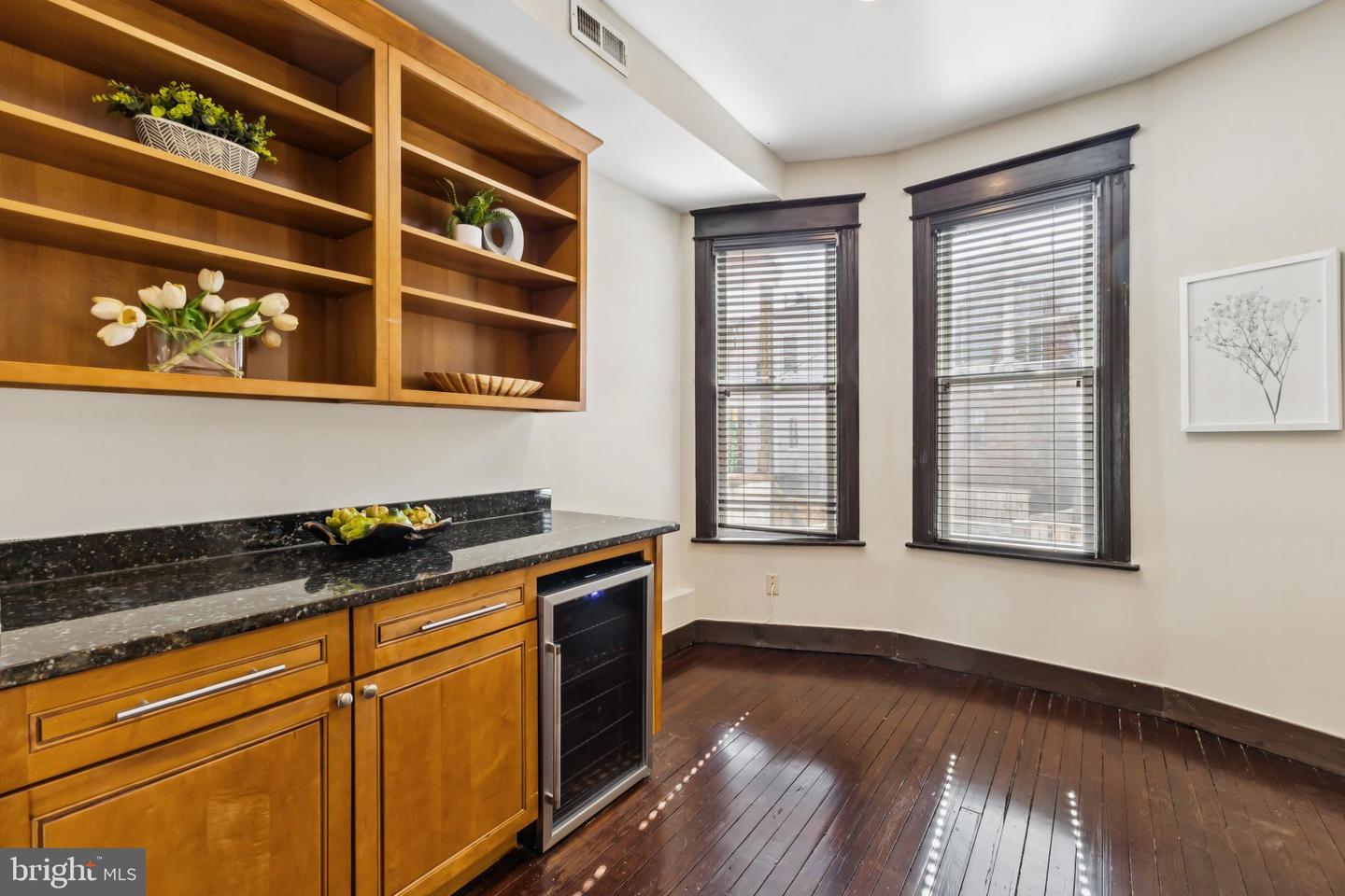 226 RHODE ISLAND AVE NW, WASHINGTON, District Of Columbia 20001, 4 Bedrooms Bedrooms, ,3 BathroomsBathrooms,Residential,For sale,226 RHODE ISLAND AVE NW,DCDC2248454 MLS # DCDC2248454