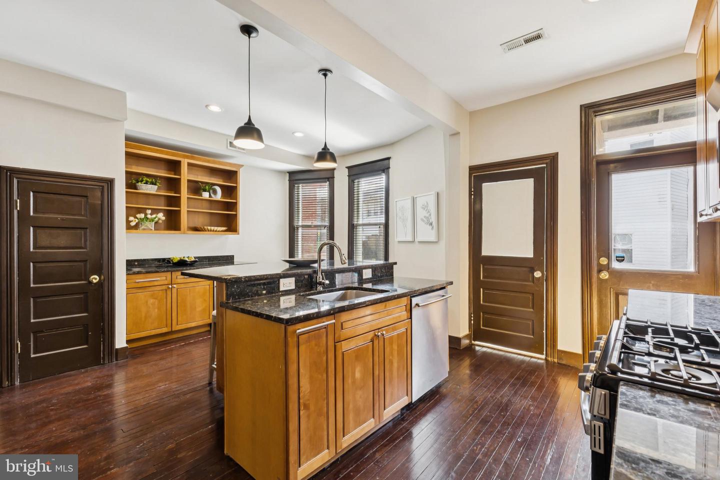 226 RHODE ISLAND AVE NW, WASHINGTON, District Of Columbia 20001, 4 Bedrooms Bedrooms, ,3 BathroomsBathrooms,Residential,For sale,226 RHODE ISLAND AVE NW,DCDC2248454 MLS # DCDC2248454