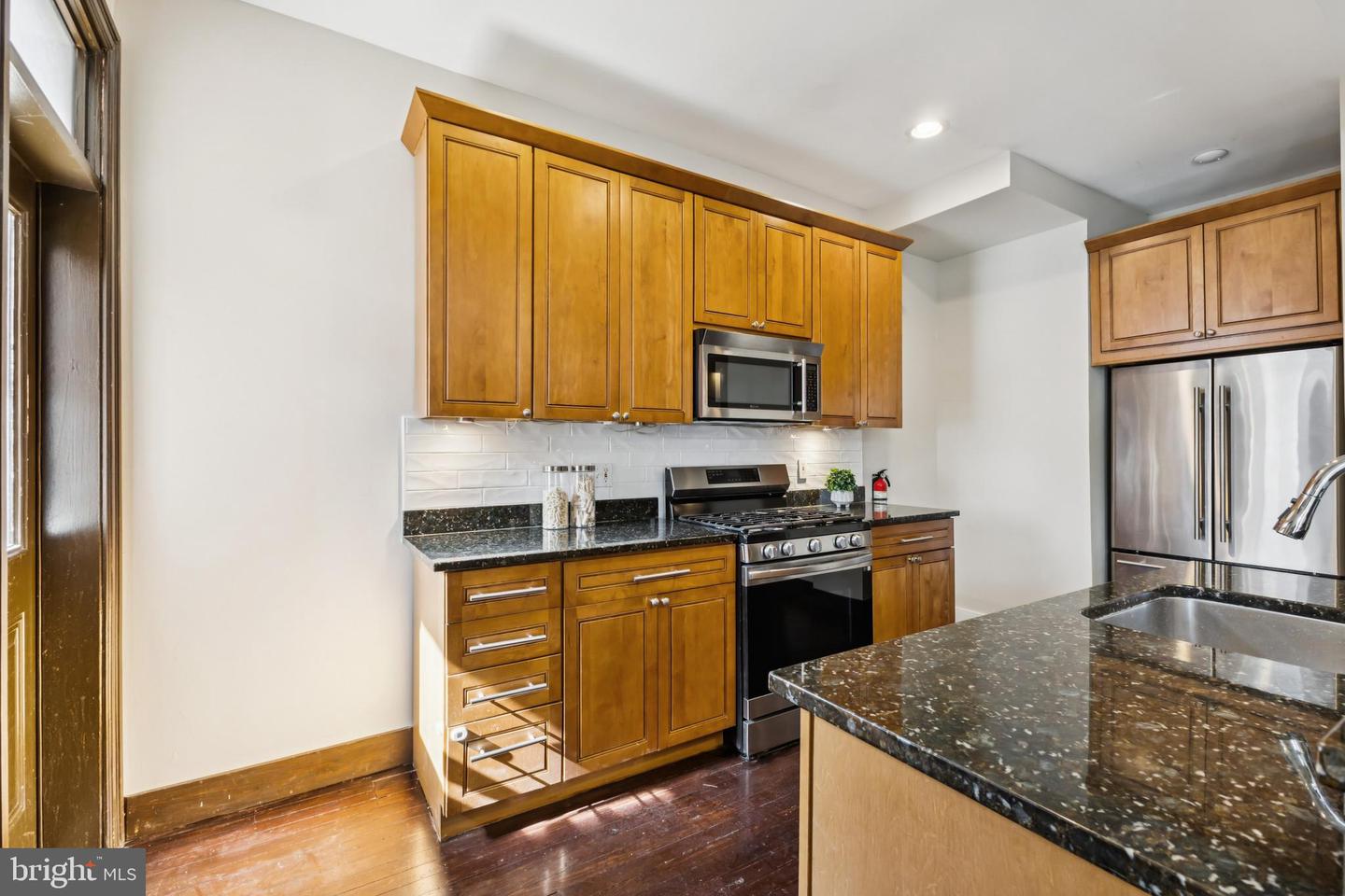 226 RHODE ISLAND AVE NW, WASHINGTON, District Of Columbia 20001, 4 Bedrooms Bedrooms, ,3 BathroomsBathrooms,Residential,For sale,226 RHODE ISLAND AVE NW,DCDC2248454 MLS # DCDC2248454