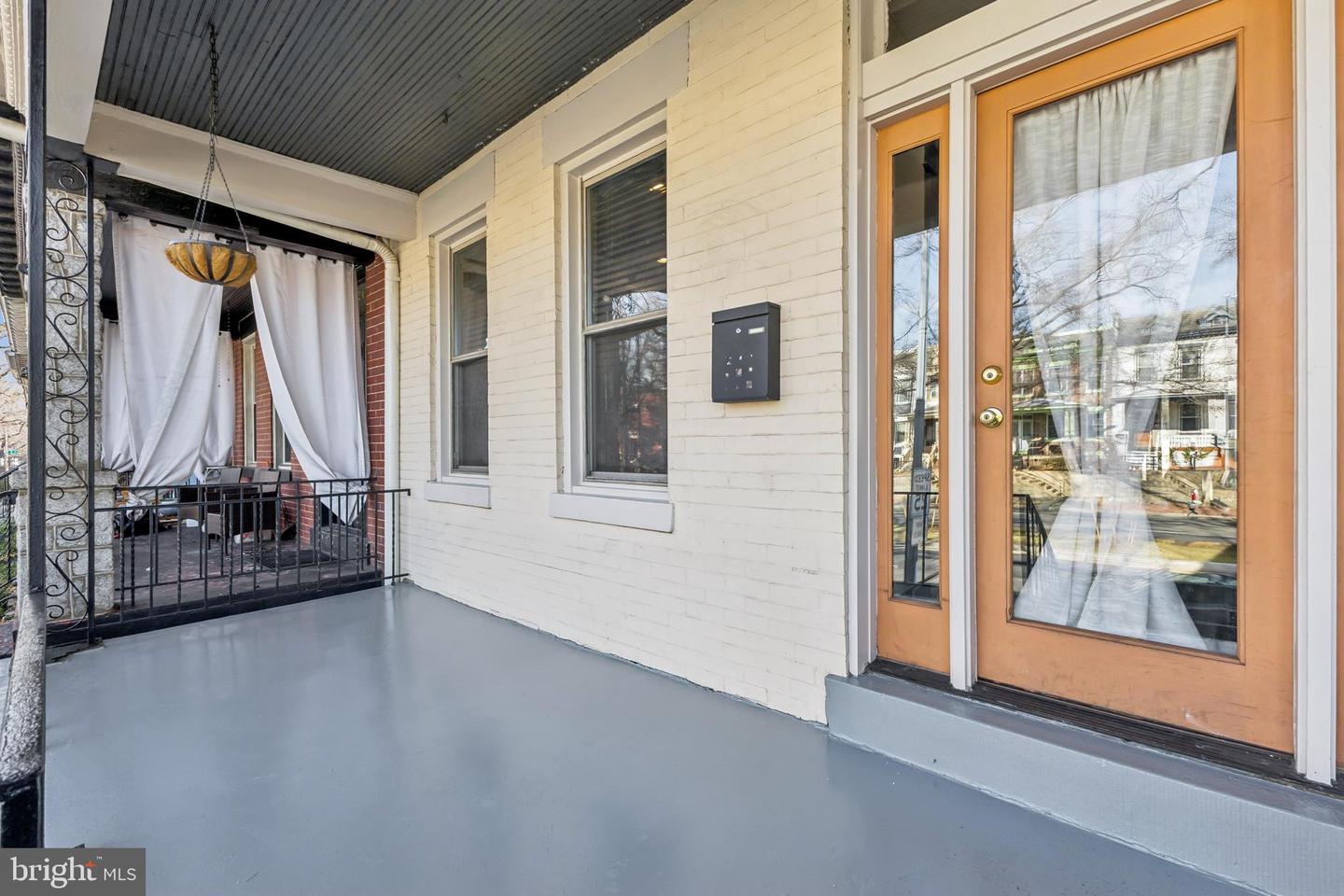 226 RHODE ISLAND AVE NW, WASHINGTON, District Of Columbia 20001, 4 Bedrooms Bedrooms, ,3 BathroomsBathrooms,Residential,For sale,226 RHODE ISLAND AVE NW,DCDC2248454 MLS # DCDC2248454