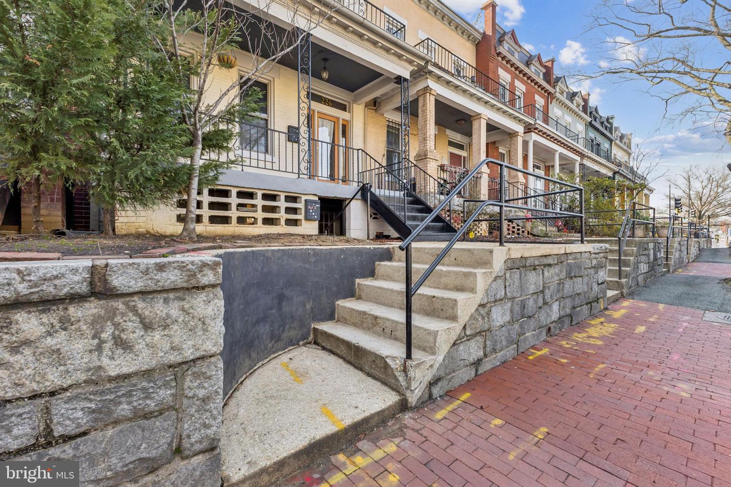 226 RHODE ISLAND AVE NW, WASHINGTON, District Of Columbia 20001, 4 Bedrooms Bedrooms, ,3 BathroomsBathrooms,Residential,For sale,226 RHODE ISLAND AVE NW,DCDC2248454 MLS # DCDC2248454