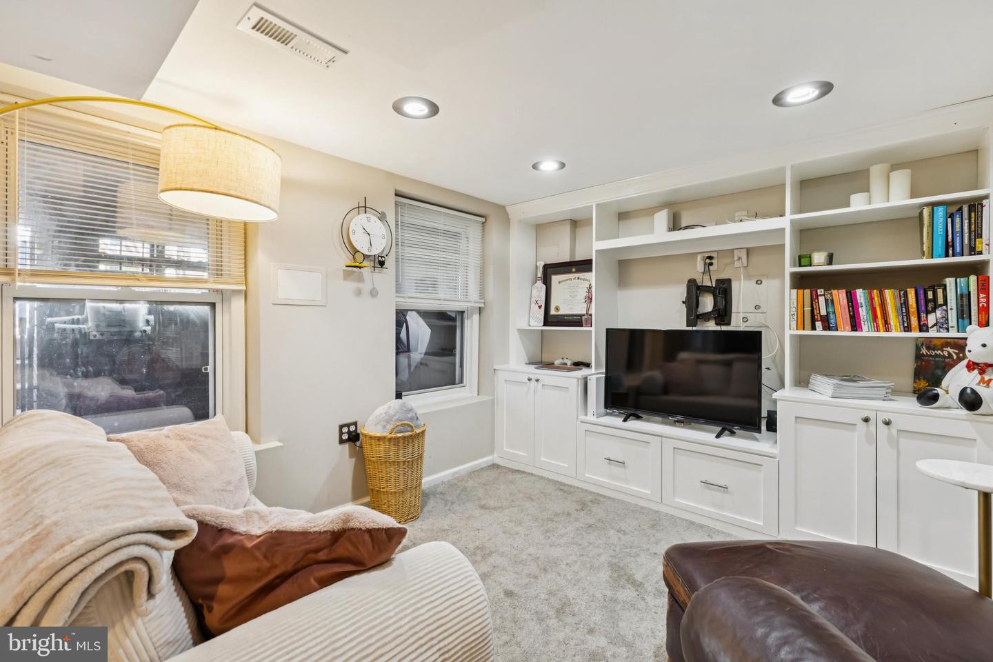 226 RHODE ISLAND AVE NW, WASHINGTON, District Of Columbia 20001, 4 Bedrooms Bedrooms, ,3 BathroomsBathrooms,Residential,For sale,226 RHODE ISLAND AVE NW,DCDC2248454 MLS # DCDC2248454