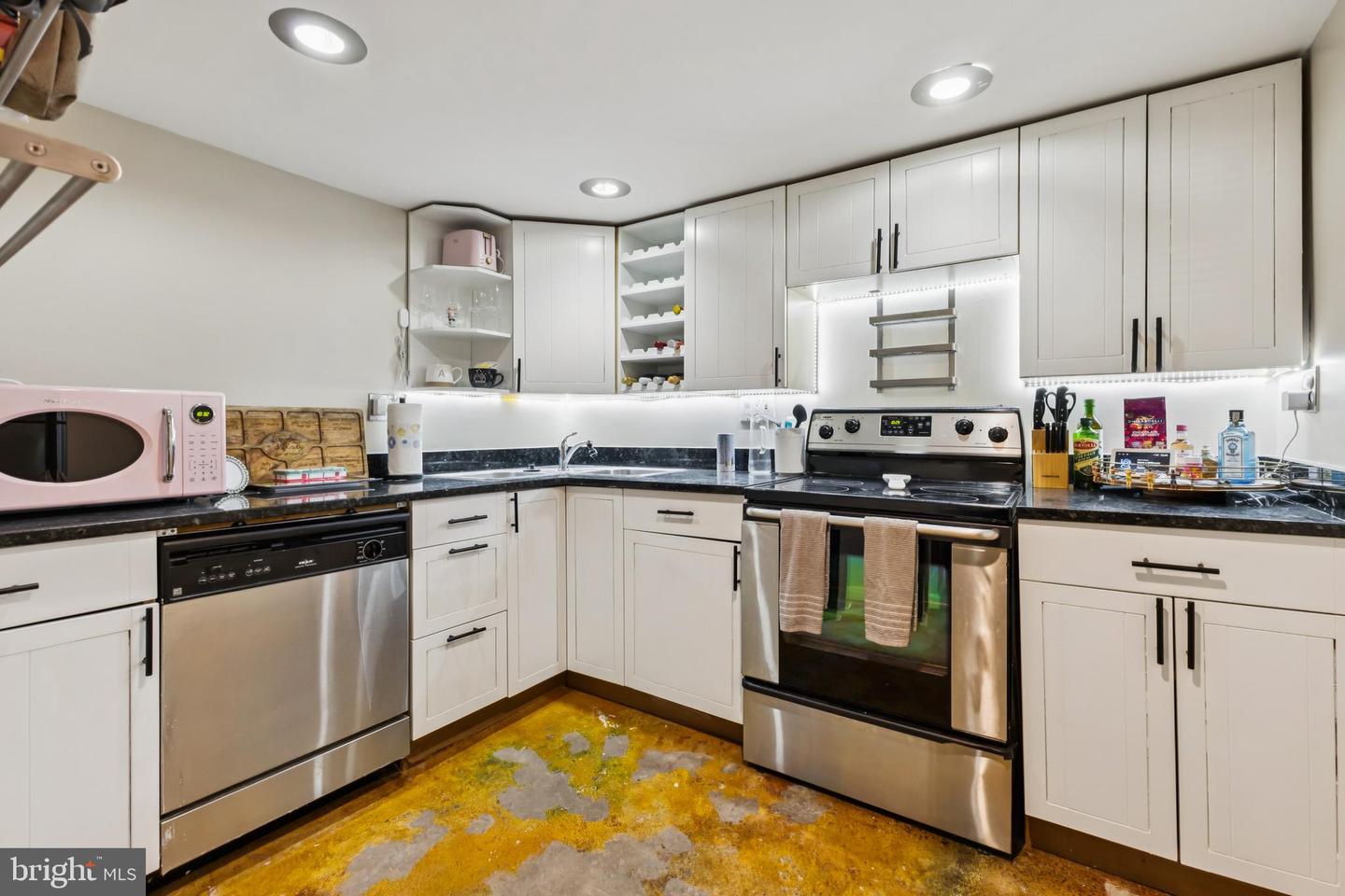 226 RHODE ISLAND AVE NW, WASHINGTON, District Of Columbia 20001, 4 Bedrooms Bedrooms, ,3 BathroomsBathrooms,Residential,For sale,226 RHODE ISLAND AVE NW,DCDC2248454 MLS # DCDC2248454