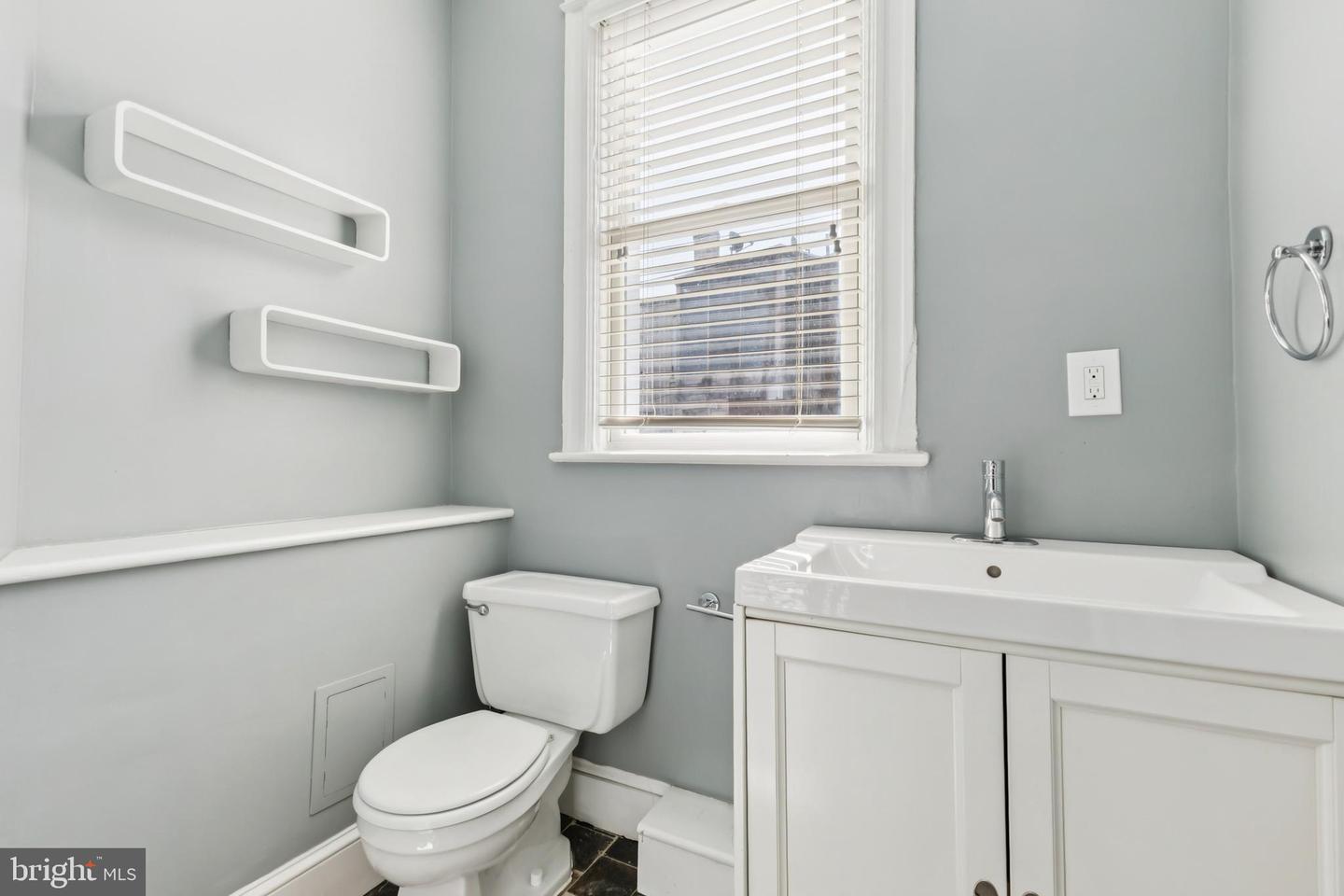 226 RHODE ISLAND AVE NW, WASHINGTON, District Of Columbia 20001, 4 Bedrooms Bedrooms, ,3 BathroomsBathrooms,Residential,For sale,226 RHODE ISLAND AVE NW,DCDC2248454 MLS # DCDC2248454