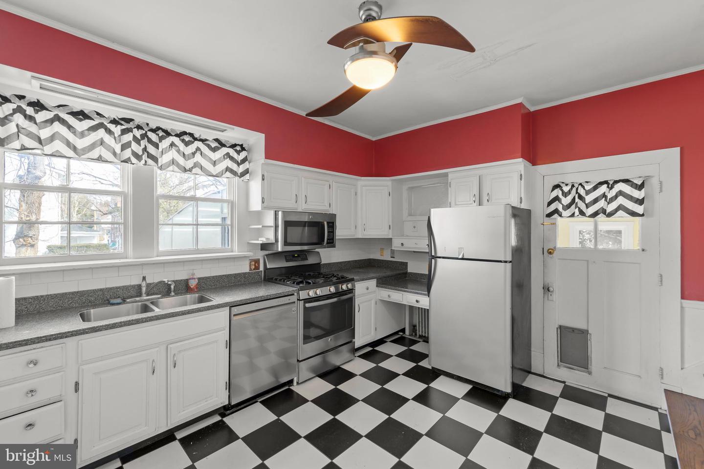 200 & 210 W FAIRFAX LN, WINCHESTER, Virginia 22601, 5 Bedrooms Bedrooms, ,3 BathroomsBathrooms,Residential,For sale,200 & 210 W FAIRFAX LN,VAWI2010072 MLS # VAWI2010072