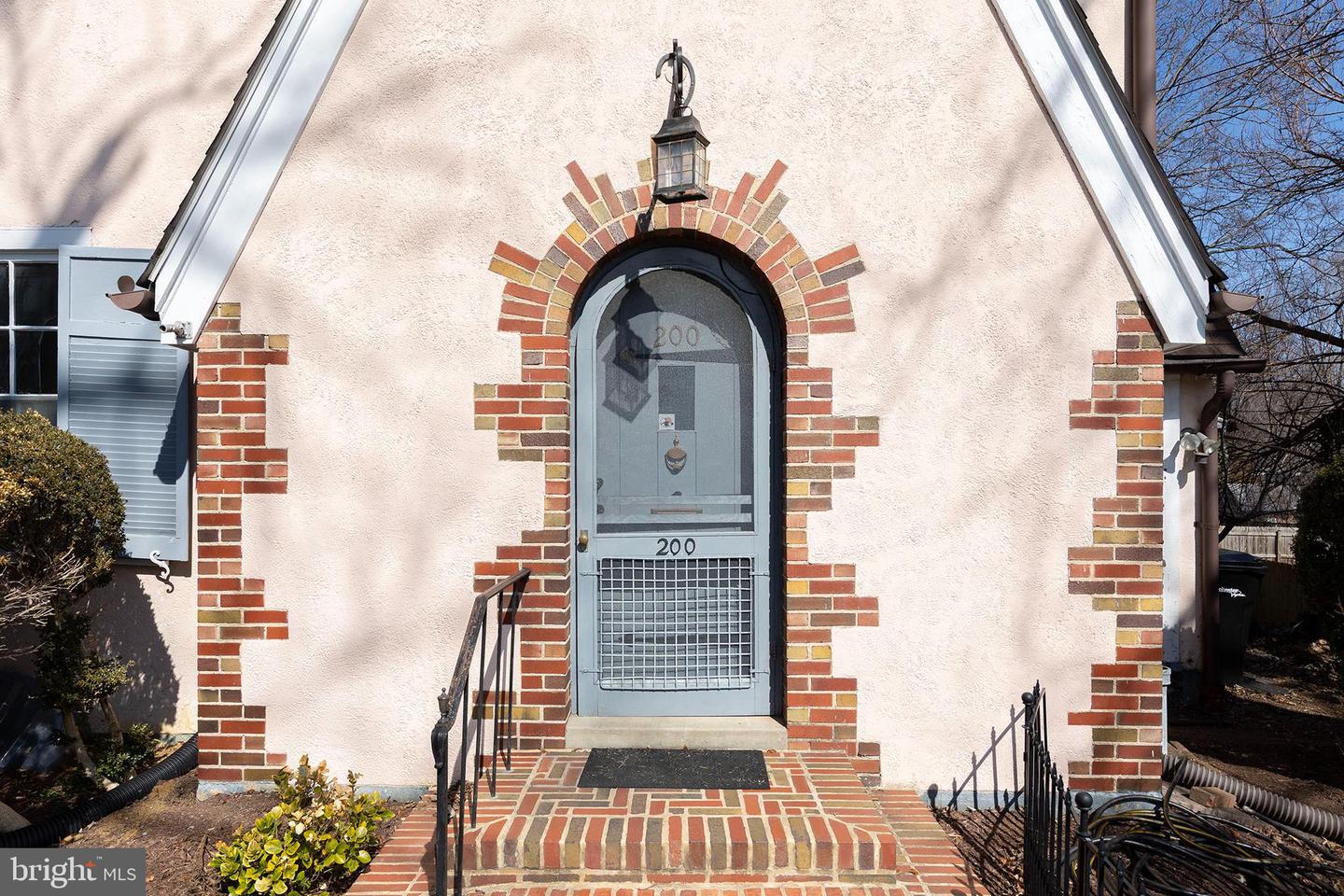 200 & 210 W FAIRFAX LN, WINCHESTER, Virginia 22601, 5 Bedrooms Bedrooms, ,3 BathroomsBathrooms,Residential,For sale,200 & 210 W FAIRFAX LN,VAWI2010072 MLS # VAWI2010072