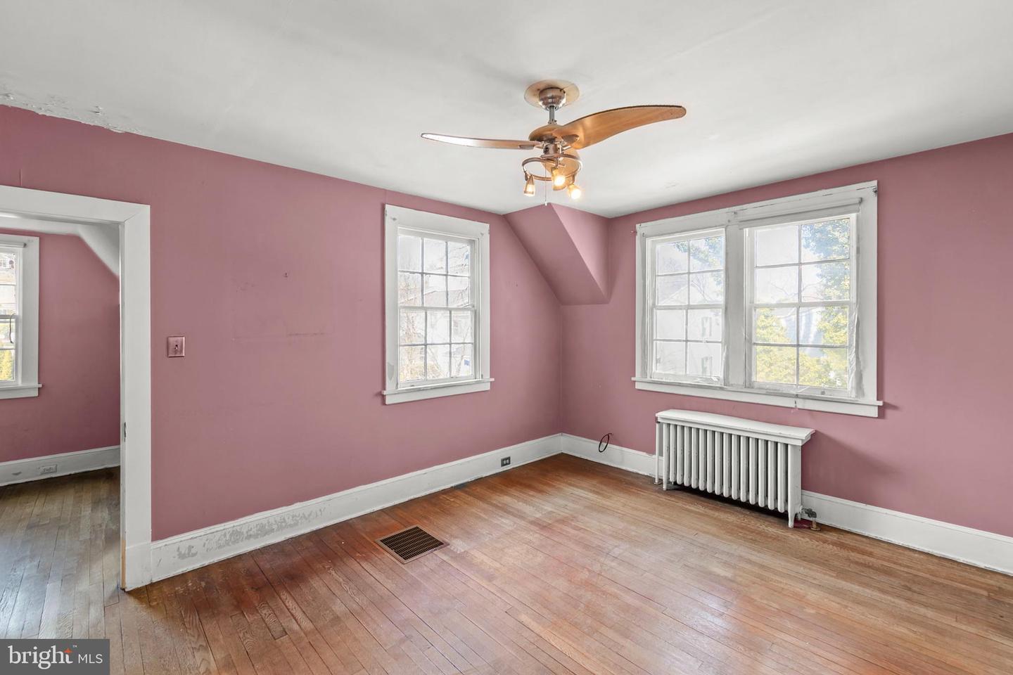 200 & 210 W FAIRFAX LN, WINCHESTER, Virginia 22601, 5 Bedrooms Bedrooms, ,3 BathroomsBathrooms,Residential,For sale,200 & 210 W FAIRFAX LN,VAWI2010072 MLS # VAWI2010072