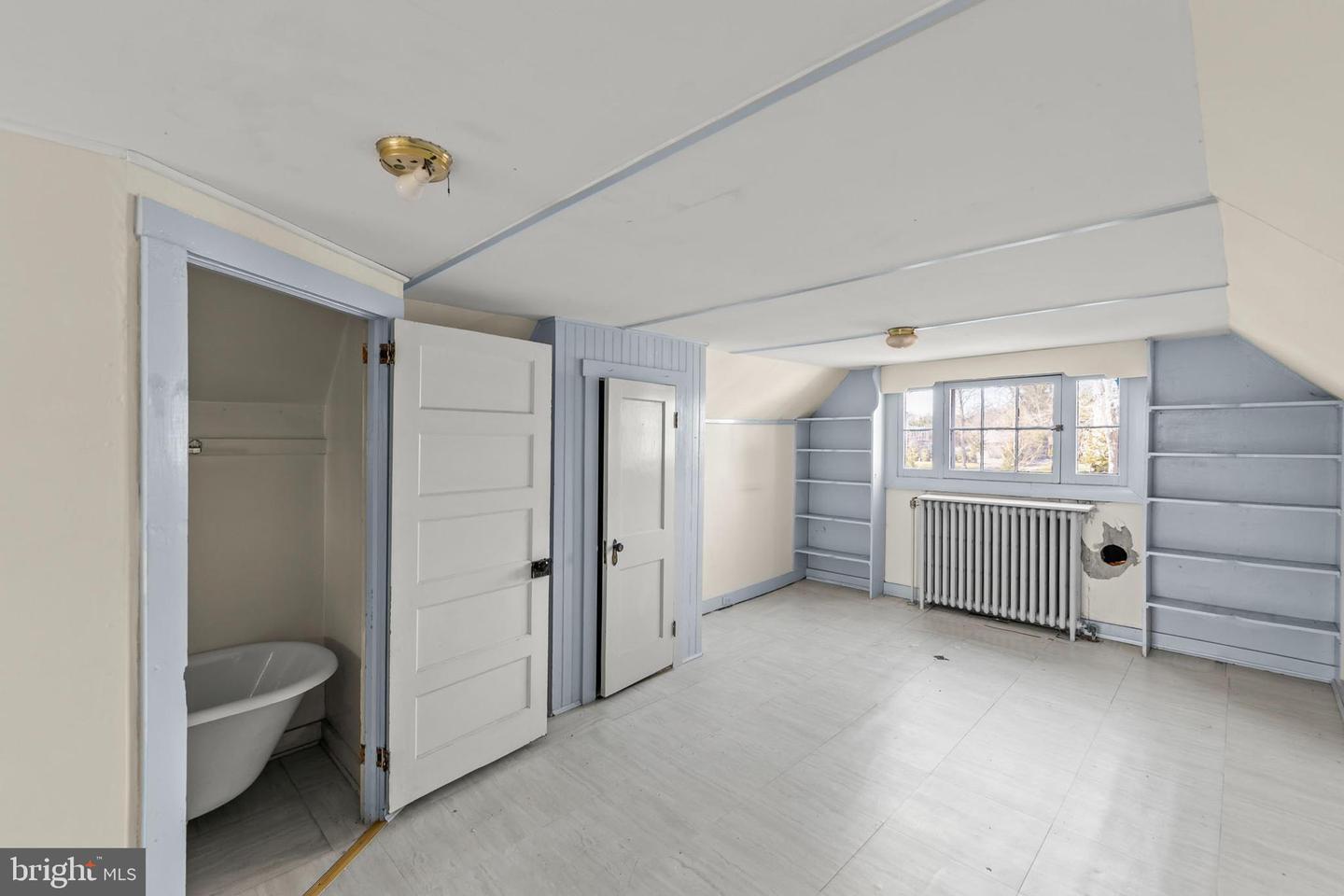 200 & 210 W FAIRFAX LN, WINCHESTER, Virginia 22601, 5 Bedrooms Bedrooms, ,3 BathroomsBathrooms,Residential,For sale,200 & 210 W FAIRFAX LN,VAWI2010072 MLS # VAWI2010072