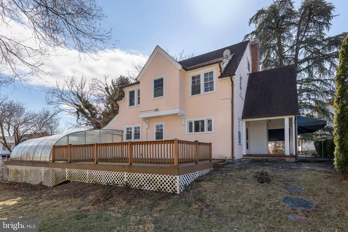 200 & 210 W FAIRFAX LN, WINCHESTER, Virginia 22601, 5 Bedrooms Bedrooms, ,3 BathroomsBathrooms,Residential,For sale,200 & 210 W FAIRFAX LN,VAWI2010072 MLS # VAWI2010072