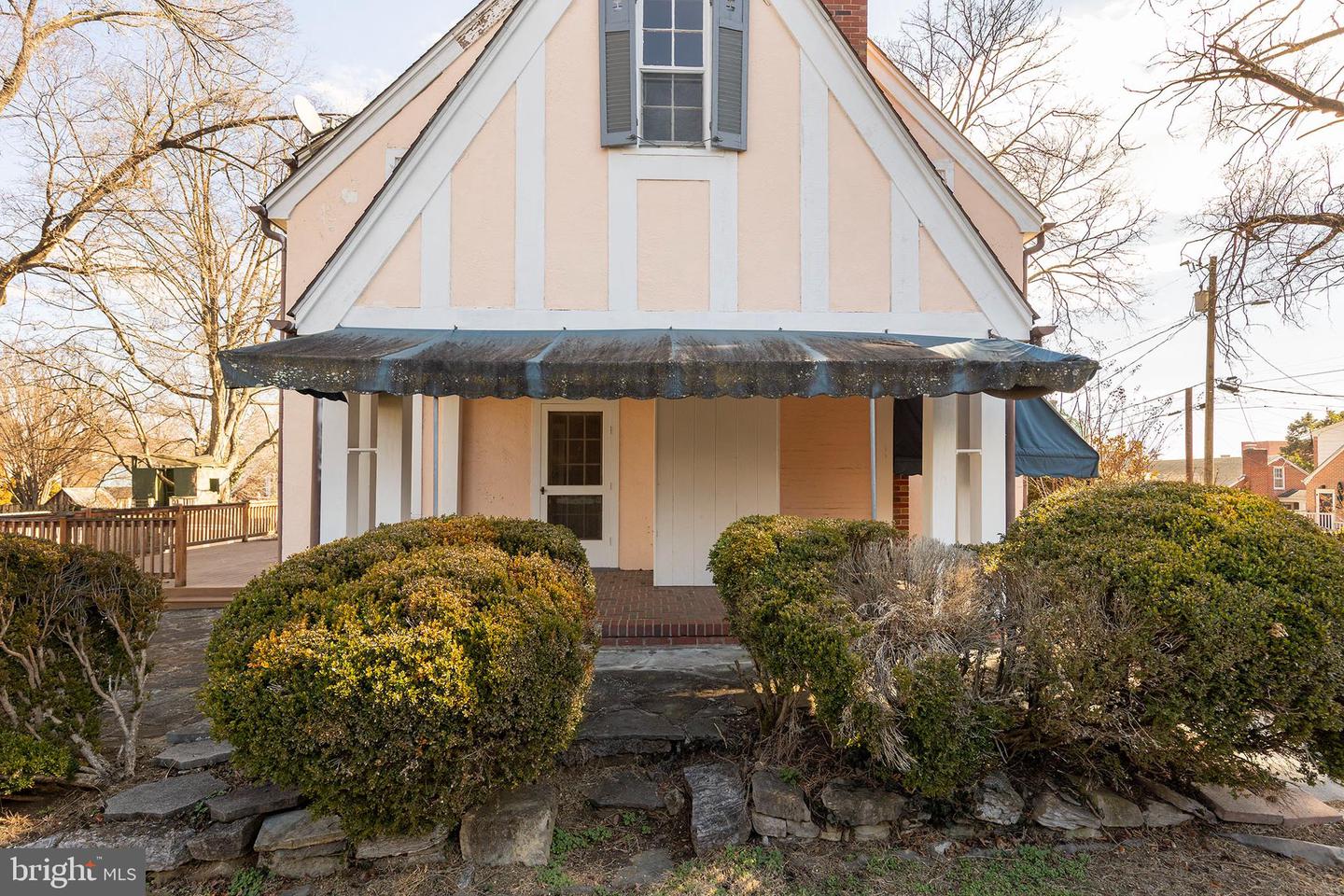 200 & 210 W FAIRFAX LN, WINCHESTER, Virginia 22601, 5 Bedrooms Bedrooms, ,3 BathroomsBathrooms,Residential,For sale,200 & 210 W FAIRFAX LN,VAWI2010072 MLS # VAWI2010072