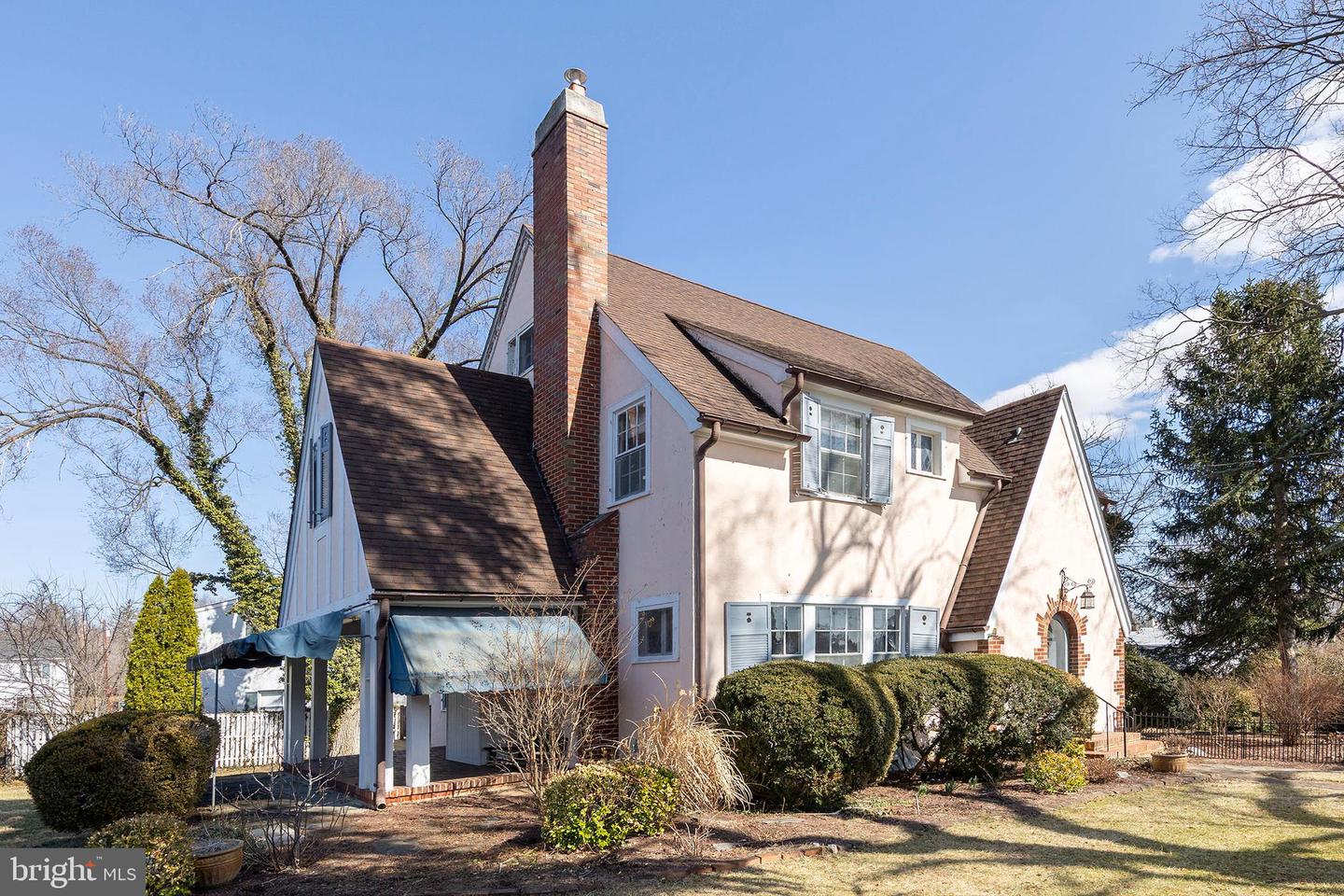 200 & 210 W FAIRFAX LN, WINCHESTER, Virginia 22601, 5 Bedrooms Bedrooms, ,3 BathroomsBathrooms,Residential,For sale,200 & 210 W FAIRFAX LN,VAWI2010072 MLS # VAWI2010072