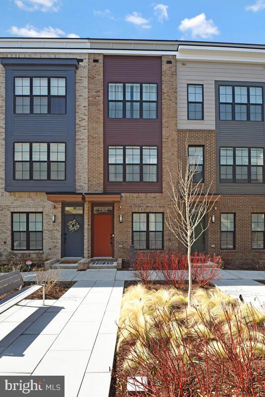 7367 BLADE DR, FALLS CHURCH, Virginia 22042, 3 Bedrooms Bedrooms, ,3 BathroomsBathrooms,Residential,For sale,7367 BLADE DR,VAFX2293290 MLS # VAFX2293290