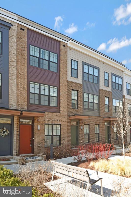 7367 BLADE DR, FALLS CHURCH, Virginia 22042, 3 Bedrooms Bedrooms, ,3 BathroomsBathrooms,Residential,For sale,7367 BLADE DR,VAFX2293290 MLS # VAFX2293290