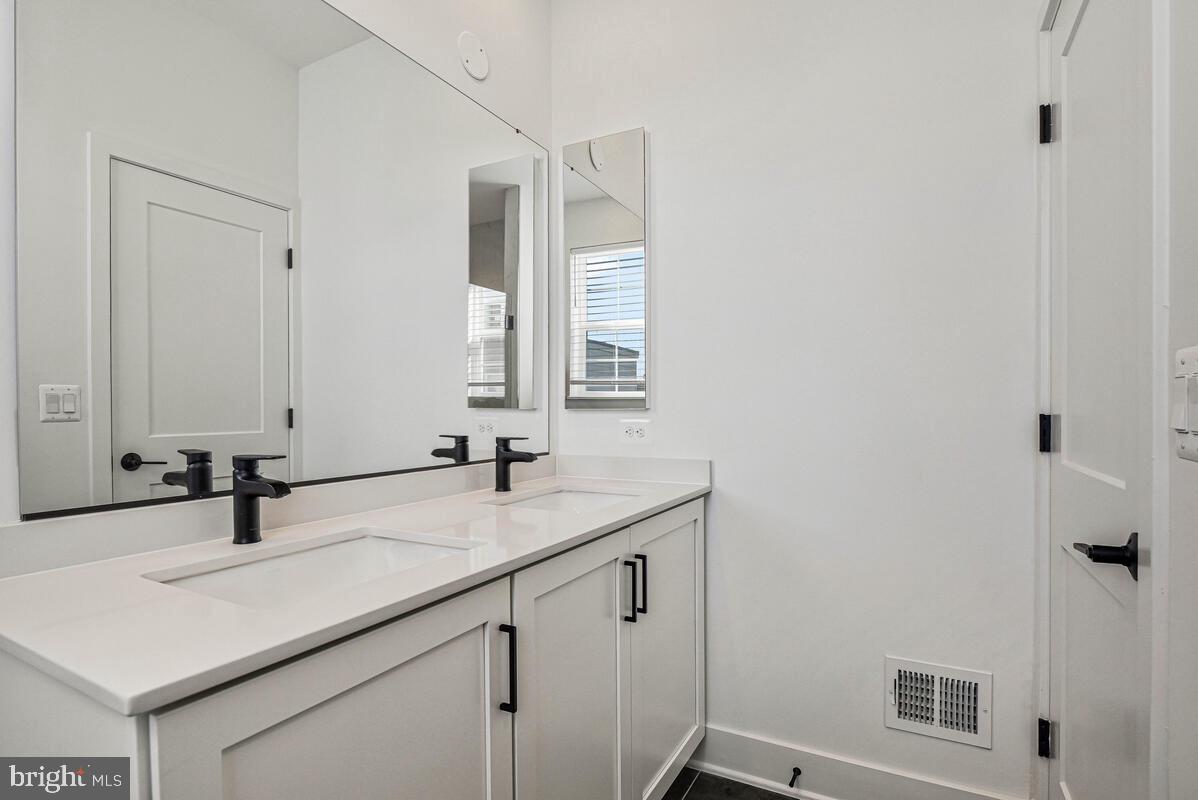 7367 BLADE DR, FALLS CHURCH, Virginia 22042, 3 Bedrooms Bedrooms, ,3 BathroomsBathrooms,Residential,For sale,7367 BLADE DR,VAFX2293290 MLS # VAFX2293290