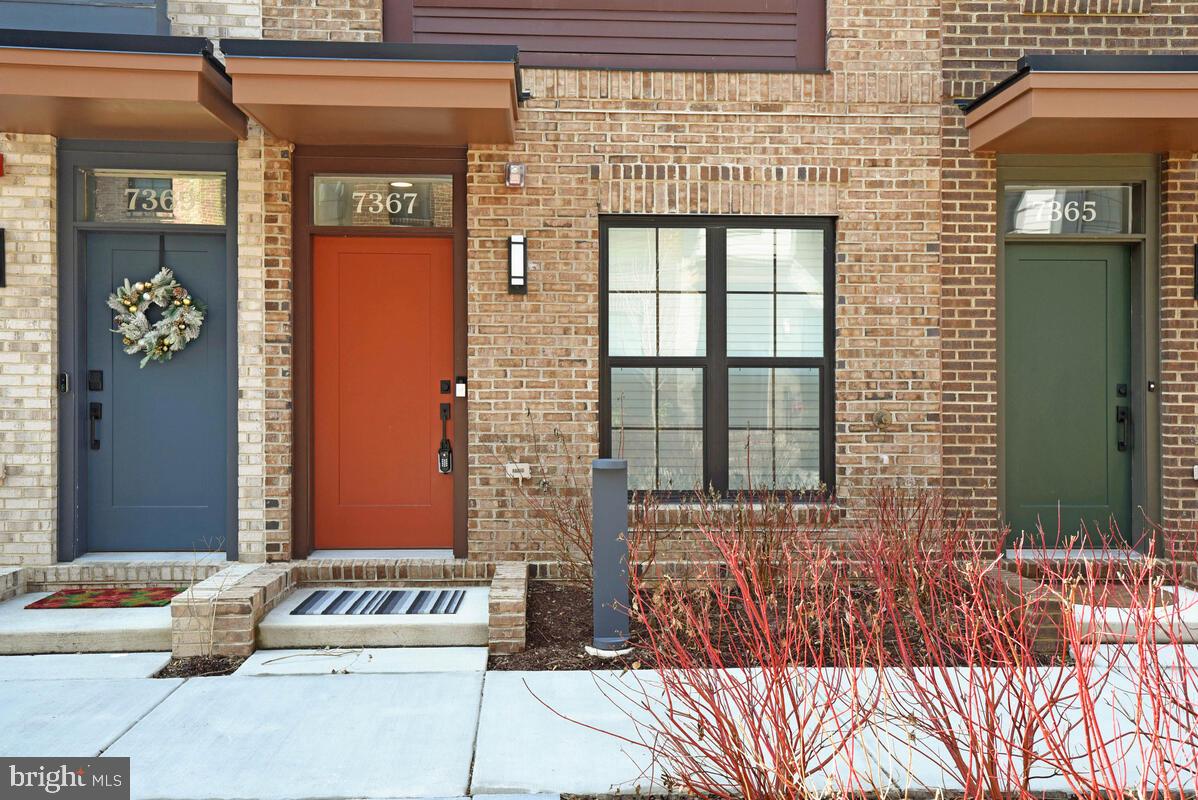 7367 BLADE DR, FALLS CHURCH, Virginia 22042, 3 Bedrooms Bedrooms, ,3 BathroomsBathrooms,Residential,For sale,7367 BLADE DR,VAFX2293290 MLS # VAFX2293290