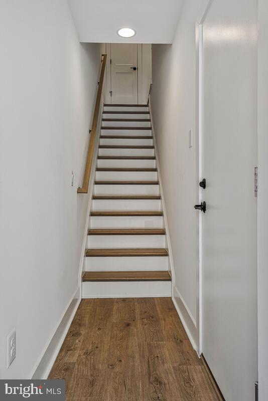 7367 BLADE DR, FALLS CHURCH, Virginia 22042, 3 Bedrooms Bedrooms, ,3 BathroomsBathrooms,Residential,For sale,7367 BLADE DR,VAFX2293290 MLS # VAFX2293290