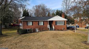 3164 PATRICK HENRY DR, FALLS CHURCH, Virginia 22044, 6 Bedrooms Bedrooms, ,3 BathroomsBathrooms,Residential,For sale,3164 PATRICK HENRY DR,VAFX2293610 MLS # VAFX2293610