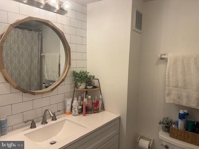 100 CHURCH ST NW #A-203, VIENNA, Virginia 22180, 1 Bedroom Bedrooms, 6 Rooms Rooms,1 BathroomBathrooms,Residential,For sale,100 CHURCH ST NW #A-203,VAFX2293626 MLS # VAFX2293626