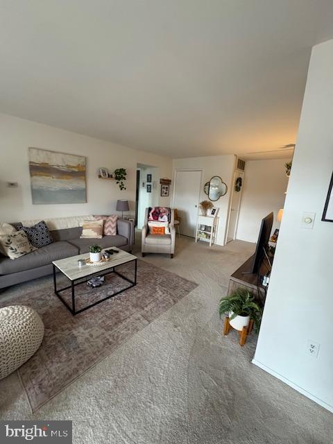 100 CHURCH ST NW #A-203, VIENNA, Virginia 22180, 1 Bedroom Bedrooms, 6 Rooms Rooms,1 BathroomBathrooms,Residential,For sale,100 CHURCH ST NW #A-203,VAFX2293626 MLS # VAFX2293626