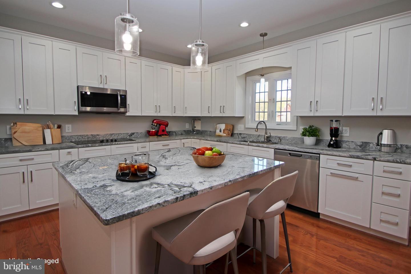 2060 WILLOW HILL DR, HARRISONBURG, Virginia 22801, 5 Bedrooms Bedrooms, ,3 BathroomsBathrooms,Residential,For sale,2060 WILLOW HILL DR,VAHC2000568 MLS # VAHC2000568