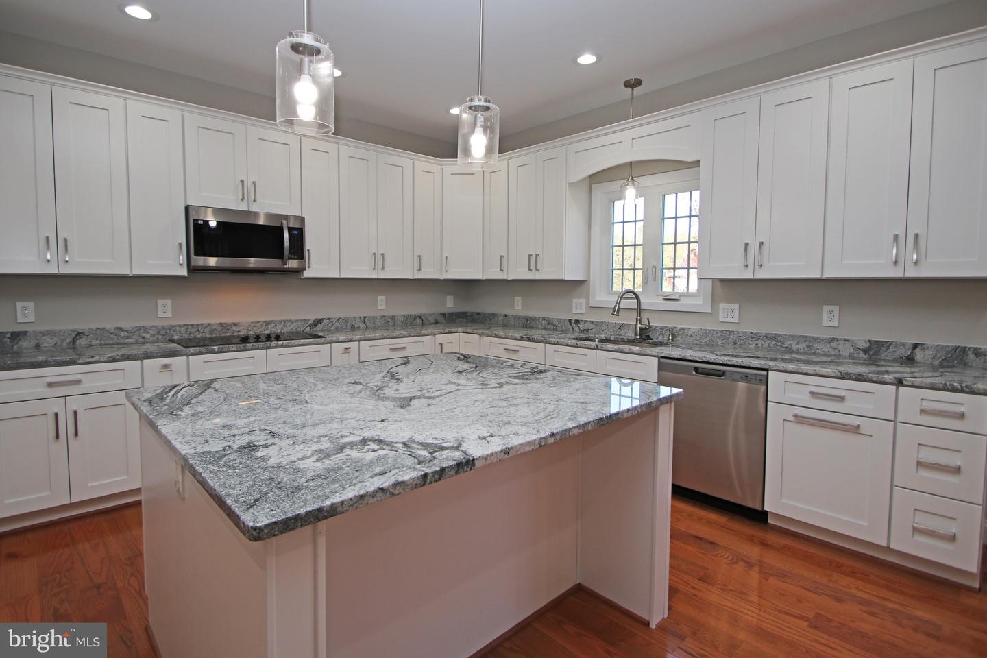 2060 WILLOW HILL DR, HARRISONBURG, Virginia 22801, 5 Bedrooms Bedrooms, ,3 BathroomsBathrooms,Residential,For sale,2060 WILLOW HILL DR,VAHC2000568 MLS # VAHC2000568