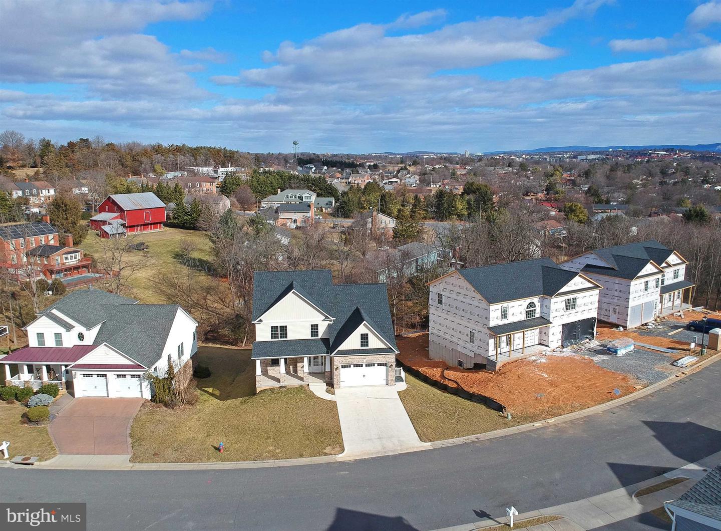 2060 WILLOW HILL DR, HARRISONBURG, Virginia 22801, 5 Bedrooms Bedrooms, ,3 BathroomsBathrooms,Residential,For sale,2060 WILLOW HILL DR,VAHC2000568 MLS # VAHC2000568