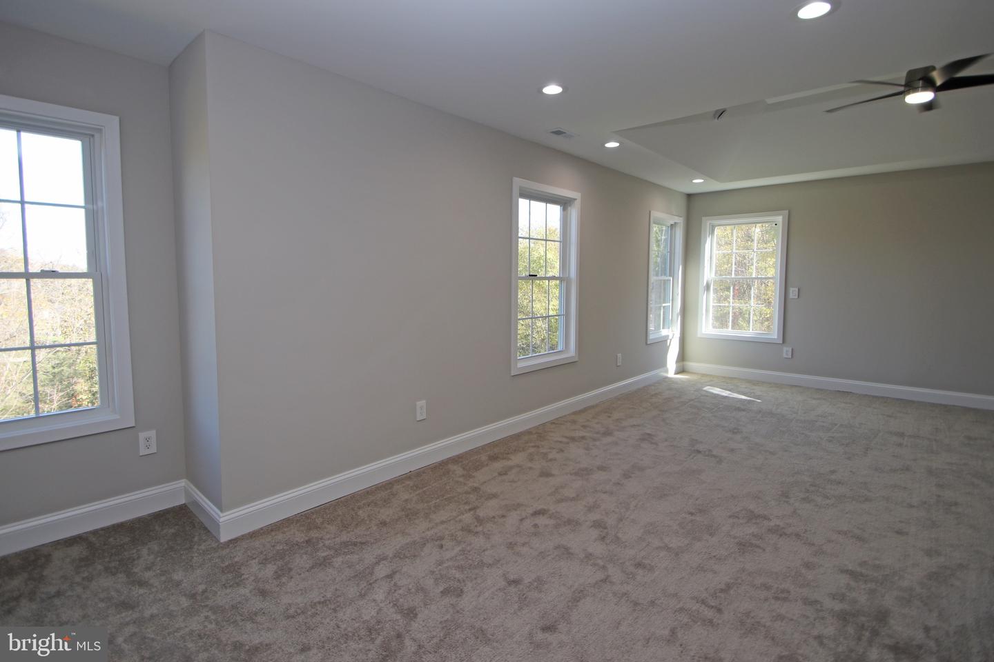 2060 WILLOW HILL DR, HARRISONBURG, Virginia 22801, 5 Bedrooms Bedrooms, ,3 BathroomsBathrooms,Residential,For sale,2060 WILLOW HILL DR,VAHC2000568 MLS # VAHC2000568