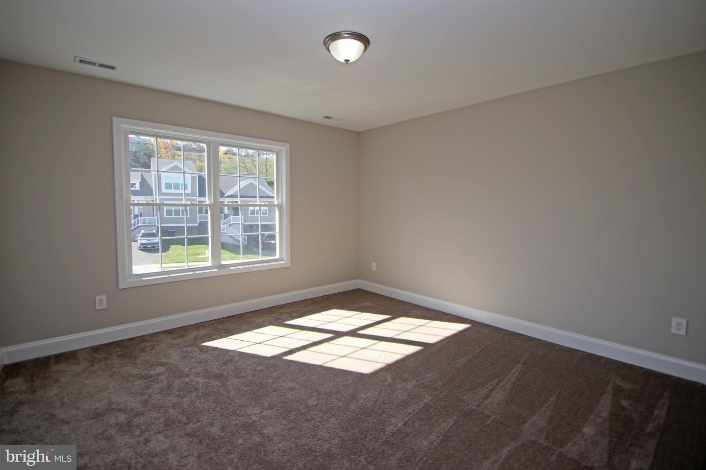 2060 WILLOW HILL DR, HARRISONBURG, Virginia 22801, 5 Bedrooms Bedrooms, ,3 BathroomsBathrooms,Residential,For sale,2060 WILLOW HILL DR,VAHC2000568 MLS # VAHC2000568