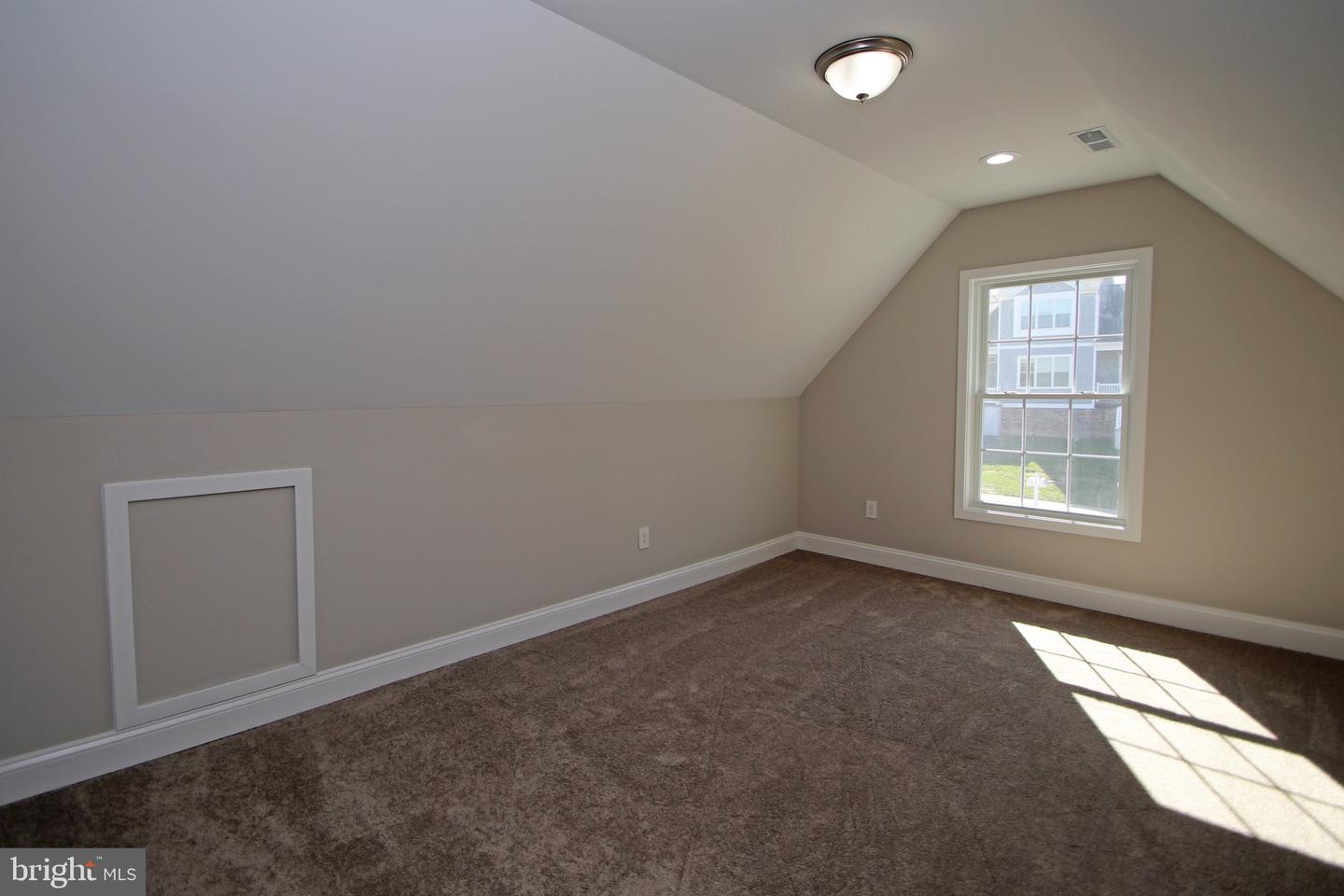 2060 WILLOW HILL DR, HARRISONBURG, Virginia 22801, 5 Bedrooms Bedrooms, ,3 BathroomsBathrooms,Residential,For sale,2060 WILLOW HILL DR,VAHC2000568 MLS # VAHC2000568