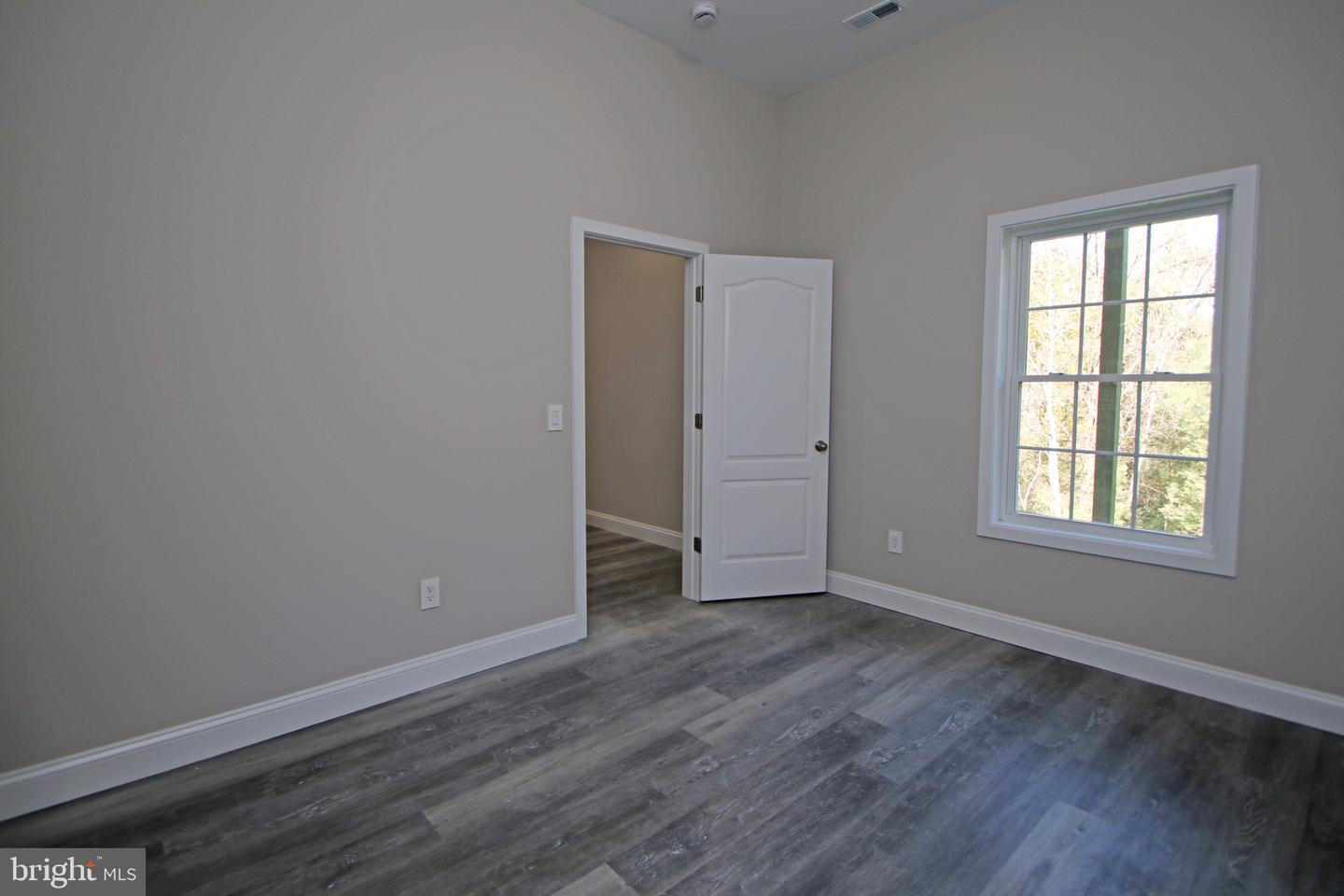 2060 WILLOW HILL DR, HARRISONBURG, Virginia 22801, 5 Bedrooms Bedrooms, ,3 BathroomsBathrooms,Residential,For sale,2060 WILLOW HILL DR,VAHC2000568 MLS # VAHC2000568