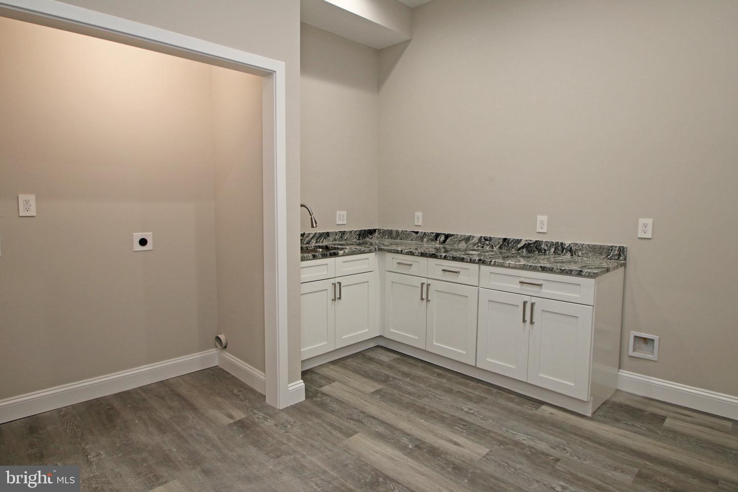 2060 WILLOW HILL DR, HARRISONBURG, Virginia 22801, 5 Bedrooms Bedrooms, ,3 BathroomsBathrooms,Residential,For sale,2060 WILLOW HILL DR,VAHC2000568 MLS # VAHC2000568