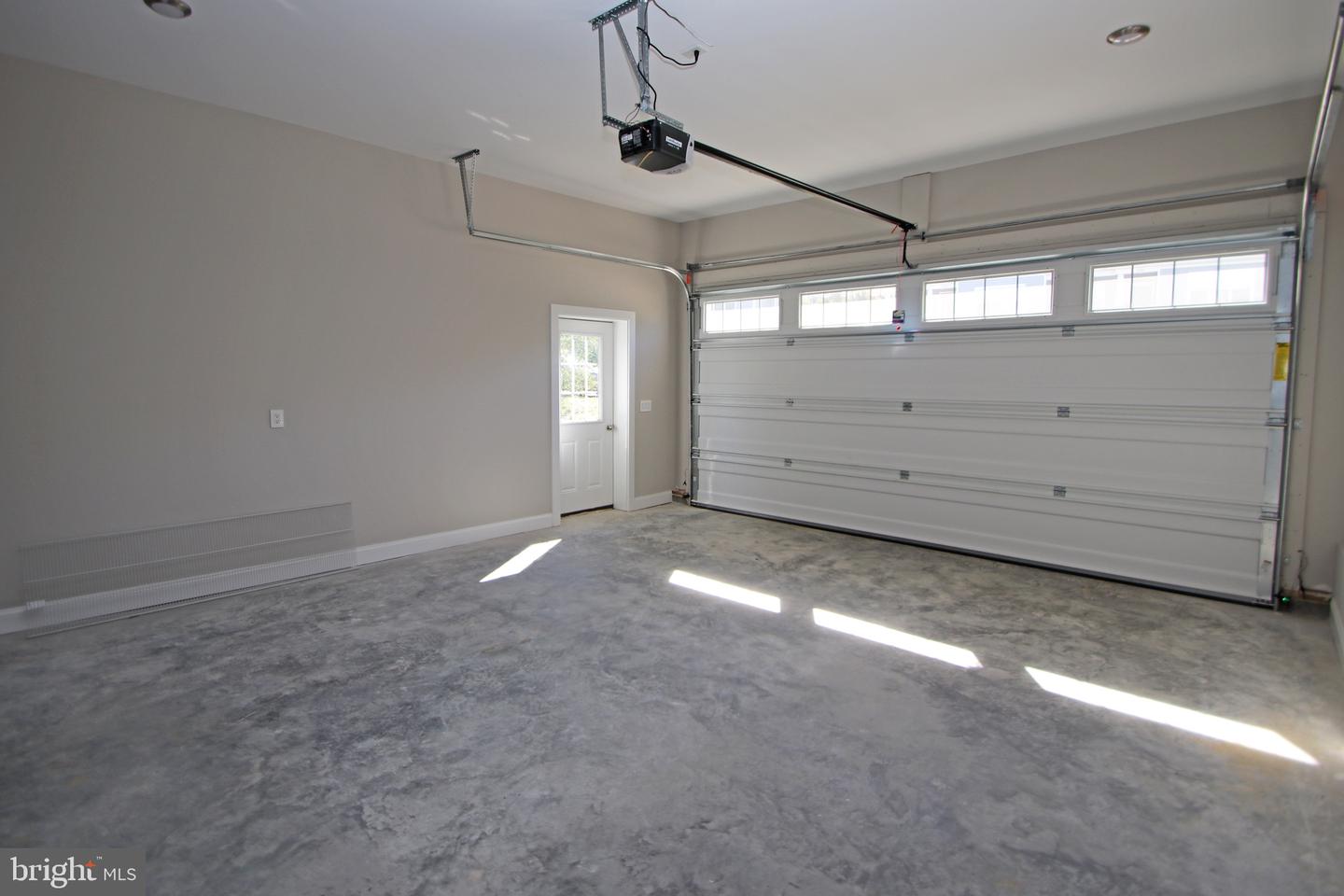 2060 WILLOW HILL DR, HARRISONBURG, Virginia 22801, 5 Bedrooms Bedrooms, ,3 BathroomsBathrooms,Residential,For sale,2060 WILLOW HILL DR,VAHC2000568 MLS # VAHC2000568