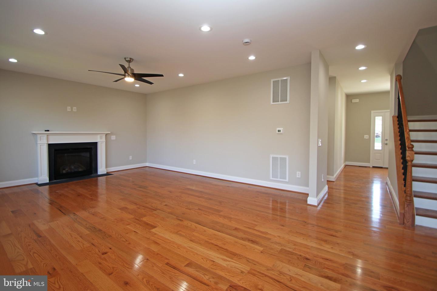 2060 WILLOW HILL DR, HARRISONBURG, Virginia 22801, 5 Bedrooms Bedrooms, ,3 BathroomsBathrooms,Residential,For sale,2060 WILLOW HILL DR,VAHC2000568 MLS # VAHC2000568