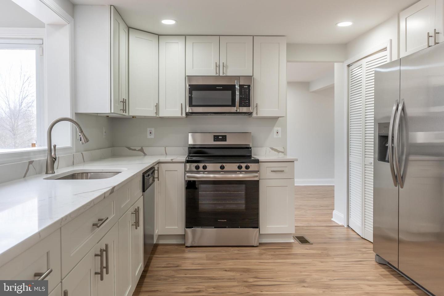 214 LESLIE CT, STERLING, Virginia 20164, 4 Bedrooms Bedrooms, ,3 BathroomsBathrooms,Residential,For sale,214 LESLIE CT,VALO2117212 MLS # VALO2117212