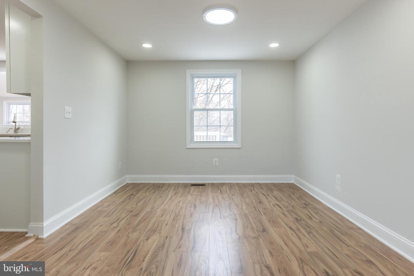 214 LESLIE CT, STERLING, Virginia 20164, 4 Bedrooms Bedrooms, ,3 BathroomsBathrooms,Residential,For sale,214 LESLIE CT,VALO2117212 MLS # VALO2117212