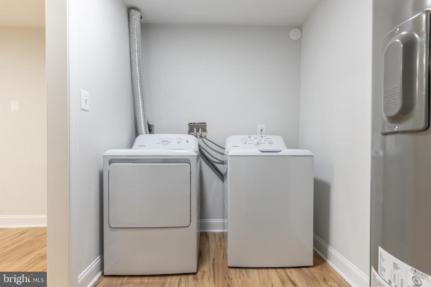 214 LESLIE CT, STERLING, Virginia 20164, 4 Bedrooms Bedrooms, ,3 BathroomsBathrooms,Residential,For sale,214 LESLIE CT,VALO2117212 MLS # VALO2117212