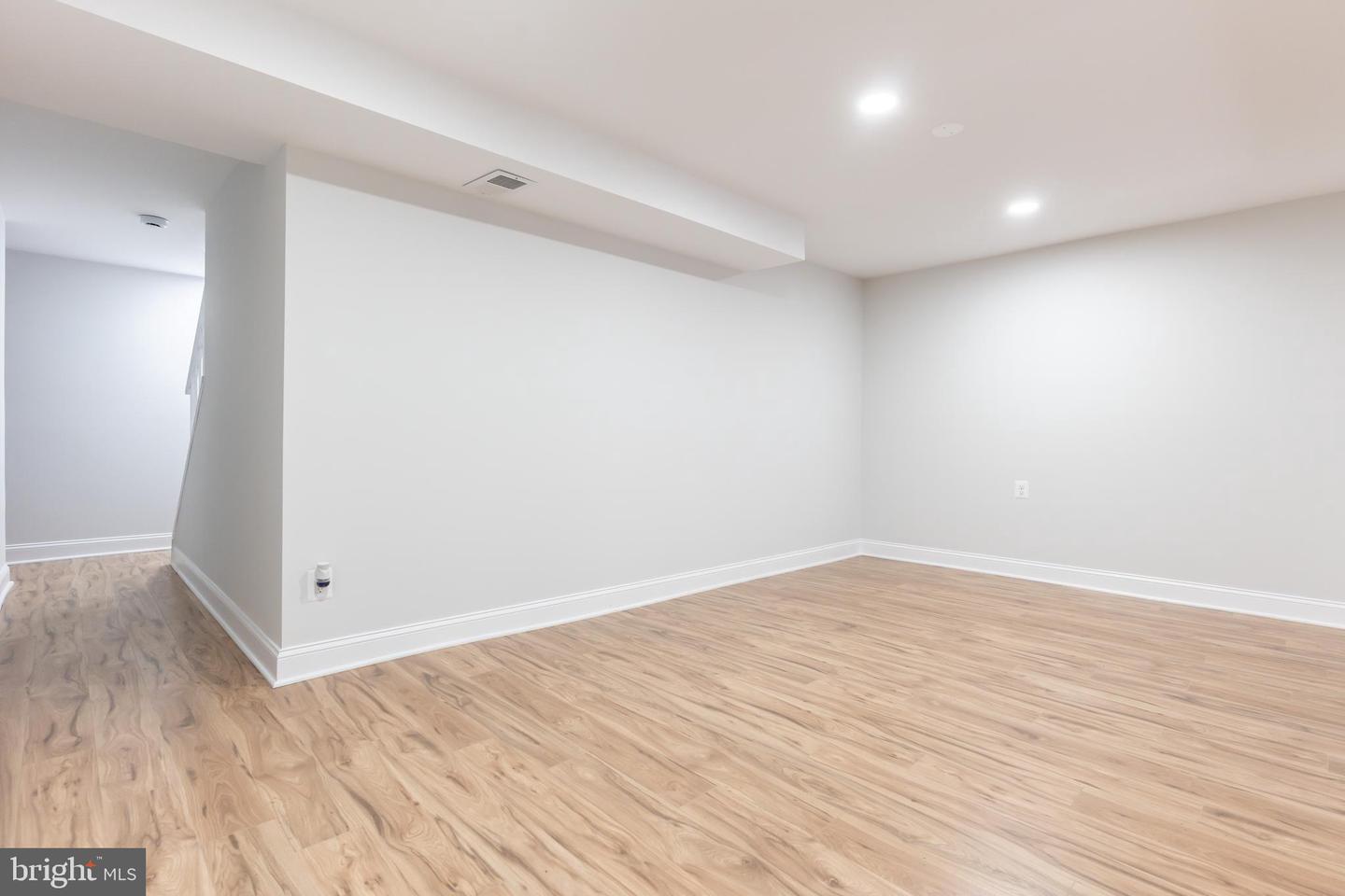 214 LESLIE CT, STERLING, Virginia 20164, 4 Bedrooms Bedrooms, ,3 BathroomsBathrooms,Residential,For sale,214 LESLIE CT,VALO2117212 MLS # VALO2117212