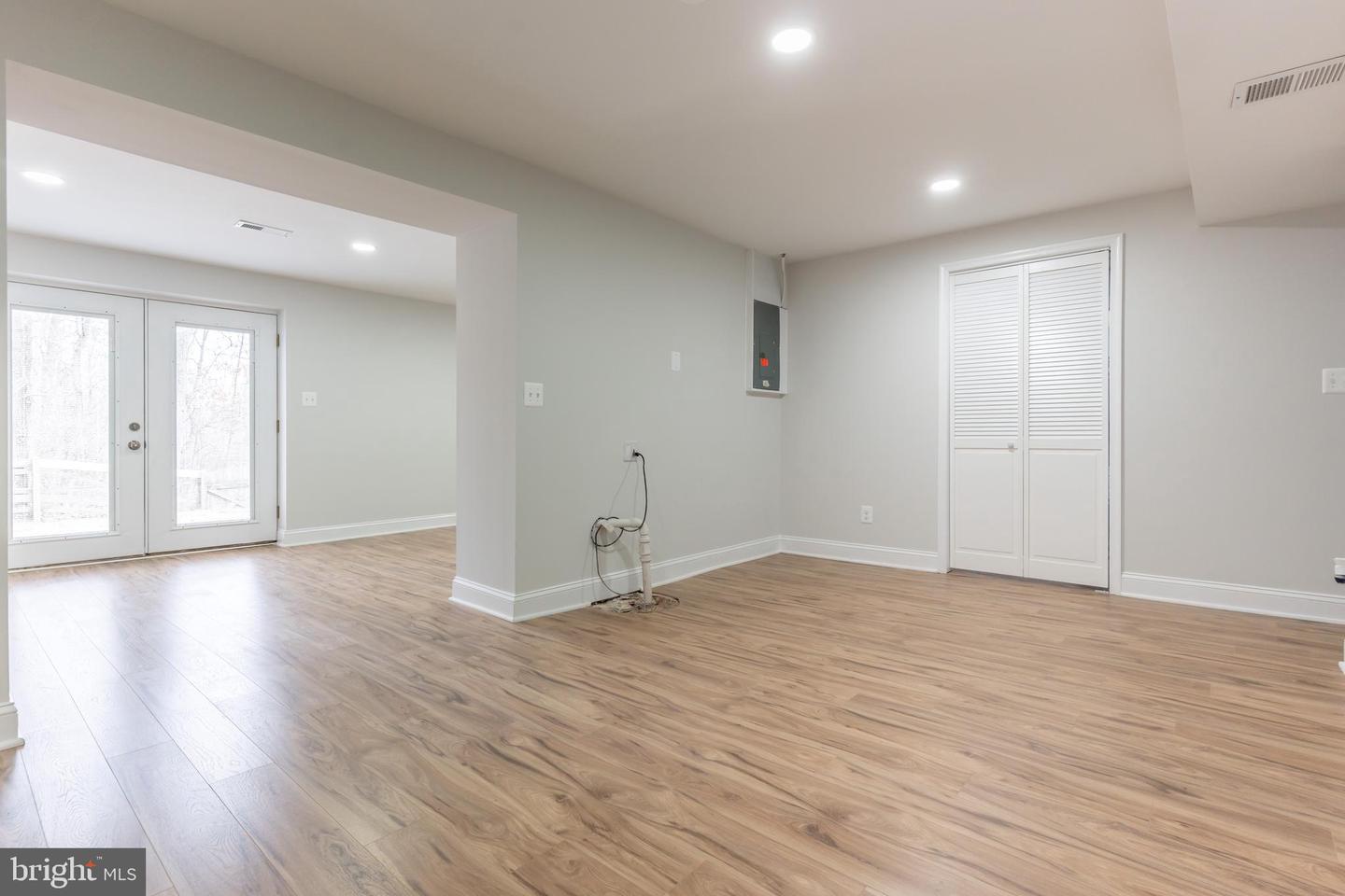 214 LESLIE CT, STERLING, Virginia 20164, 4 Bedrooms Bedrooms, ,3 BathroomsBathrooms,Residential,For sale,214 LESLIE CT,VALO2117212 MLS # VALO2117212