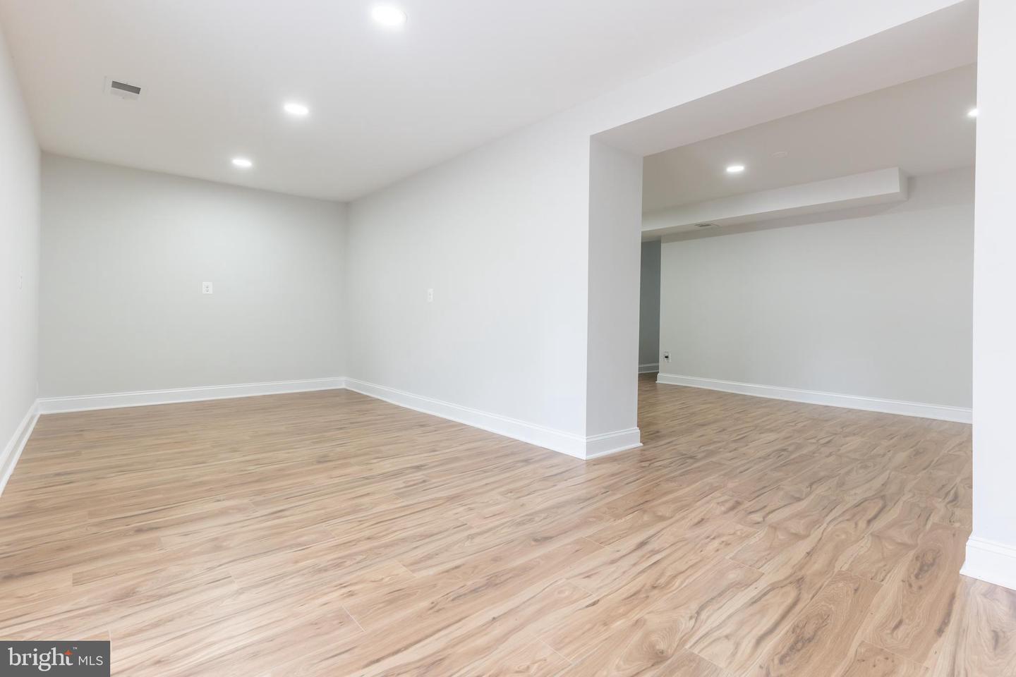 214 LESLIE CT, STERLING, Virginia 20164, 4 Bedrooms Bedrooms, ,3 BathroomsBathrooms,Residential,For sale,214 LESLIE CT,VALO2117212 MLS # VALO2117212