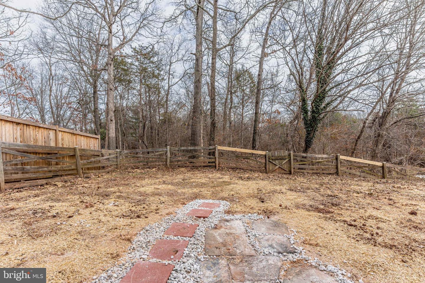 214 LESLIE CT, STERLING, Virginia 20164, 4 Bedrooms Bedrooms, ,3 BathroomsBathrooms,Residential,For sale,214 LESLIE CT,VALO2117212 MLS # VALO2117212