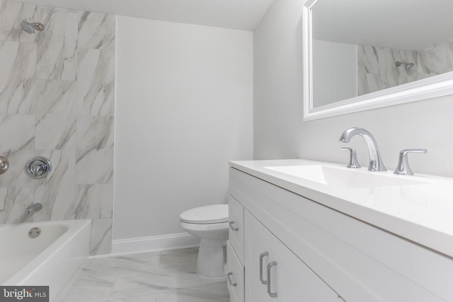 214 LESLIE CT, STERLING, Virginia 20164, 4 Bedrooms Bedrooms, ,3 BathroomsBathrooms,Residential,For sale,214 LESLIE CT,VALO2117212 MLS # VALO2117212