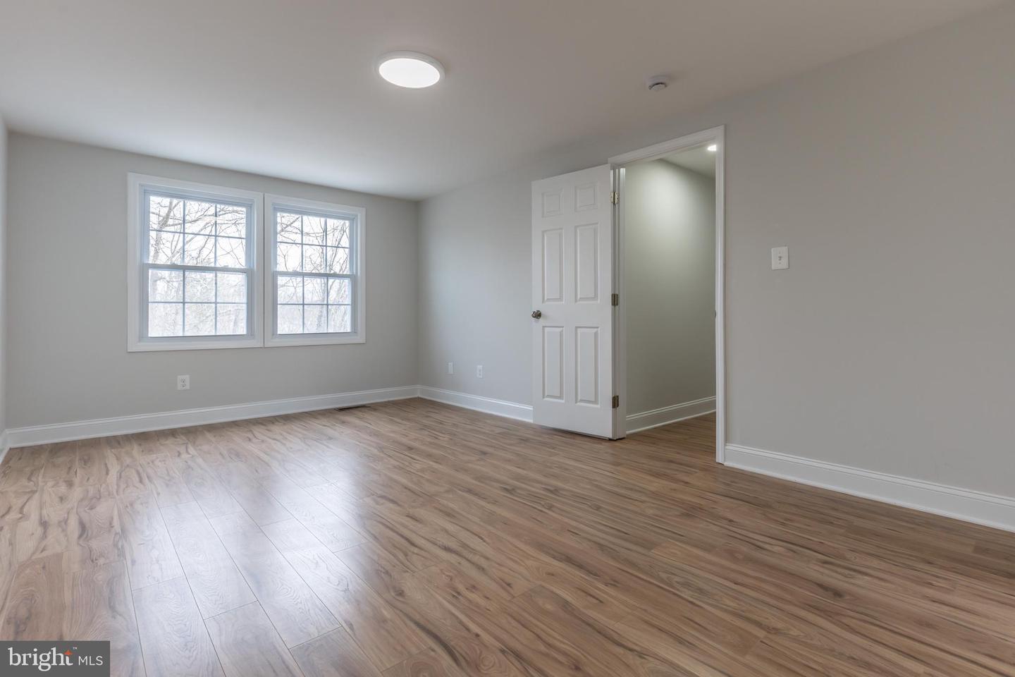 214 LESLIE CT, STERLING, Virginia 20164, 4 Bedrooms Bedrooms, ,3 BathroomsBathrooms,Residential,For sale,214 LESLIE CT,VALO2117212 MLS # VALO2117212