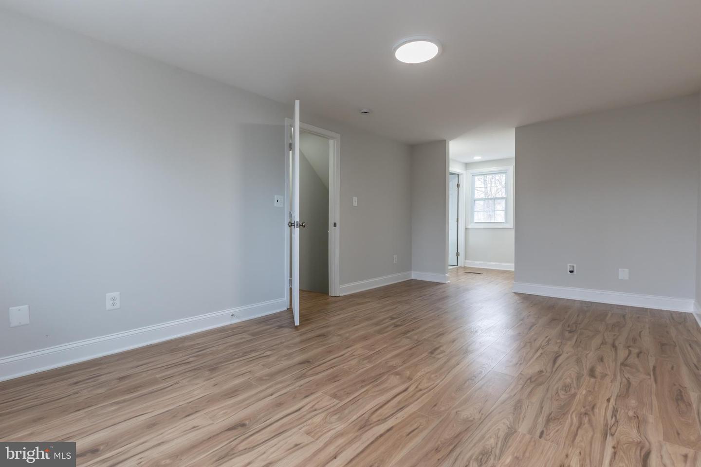 214 LESLIE CT, STERLING, Virginia 20164, 4 Bedrooms Bedrooms, ,3 BathroomsBathrooms,Residential,For sale,214 LESLIE CT,VALO2117212 MLS # VALO2117212