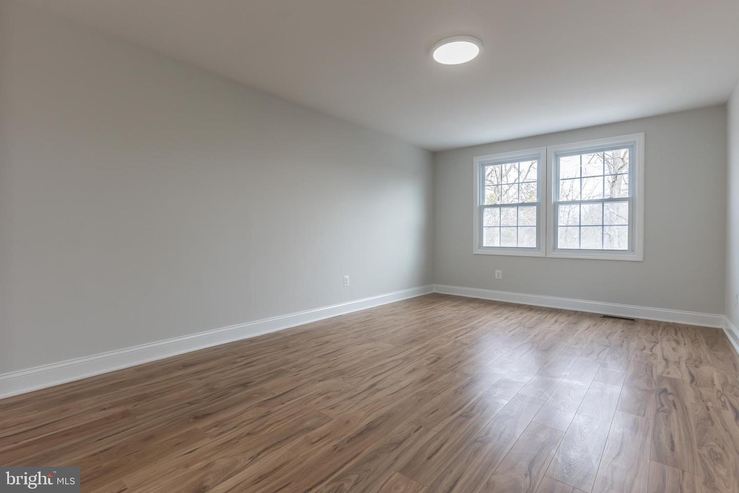 214 LESLIE CT, STERLING, Virginia 20164, 4 Bedrooms Bedrooms, ,3 BathroomsBathrooms,Residential,For sale,214 LESLIE CT,VALO2117212 MLS # VALO2117212