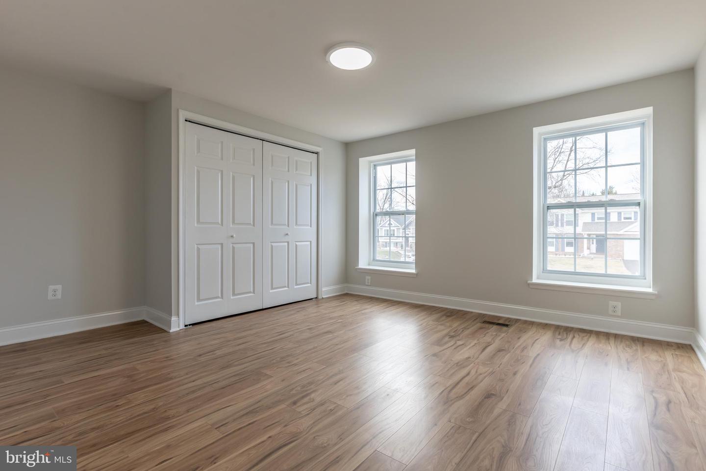 214 LESLIE CT, STERLING, Virginia 20164, 4 Bedrooms Bedrooms, ,3 BathroomsBathrooms,Residential,For sale,214 LESLIE CT,VALO2117212 MLS # VALO2117212