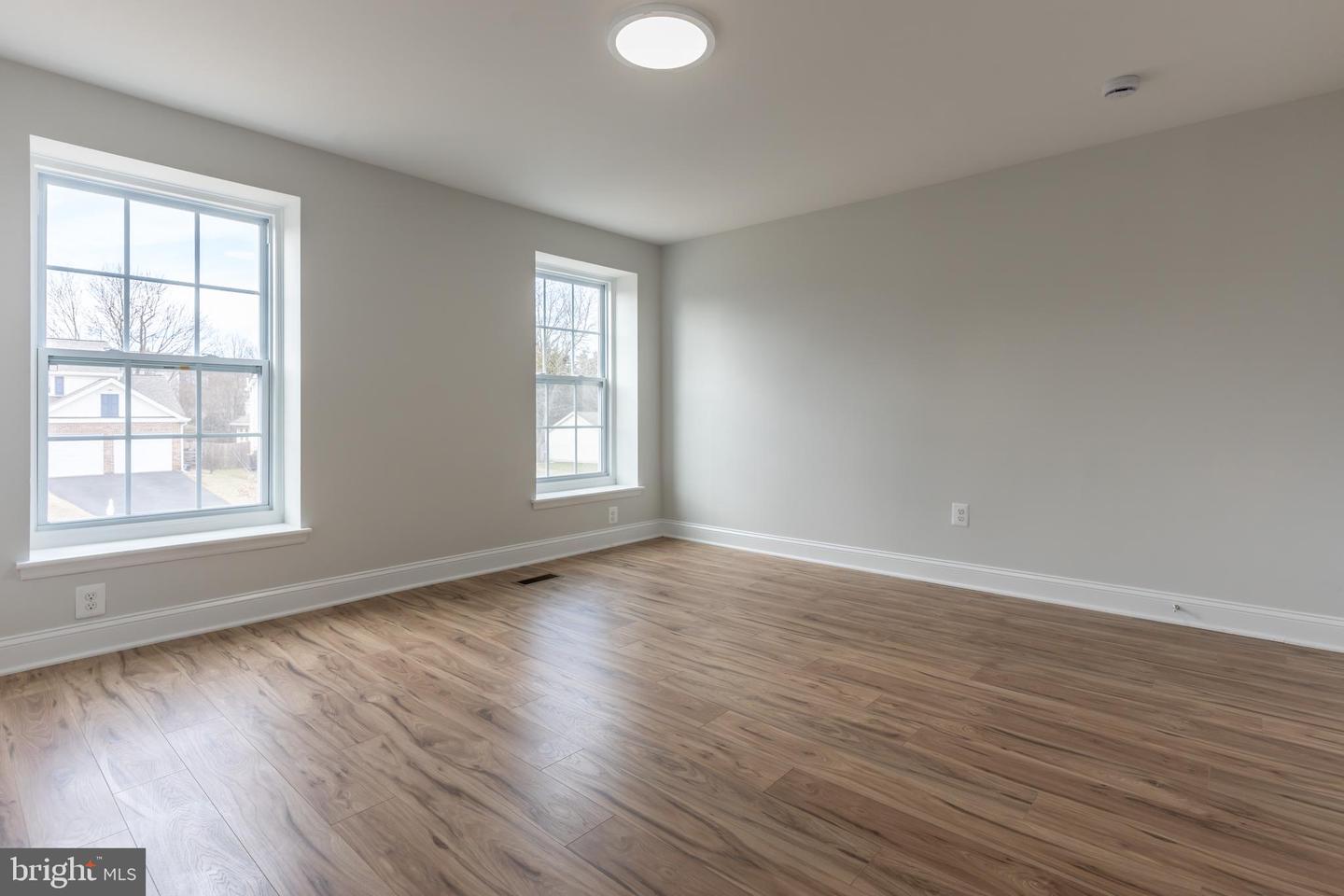 214 LESLIE CT, STERLING, Virginia 20164, 4 Bedrooms Bedrooms, ,3 BathroomsBathrooms,Residential,For sale,214 LESLIE CT,VALO2117212 MLS # VALO2117212