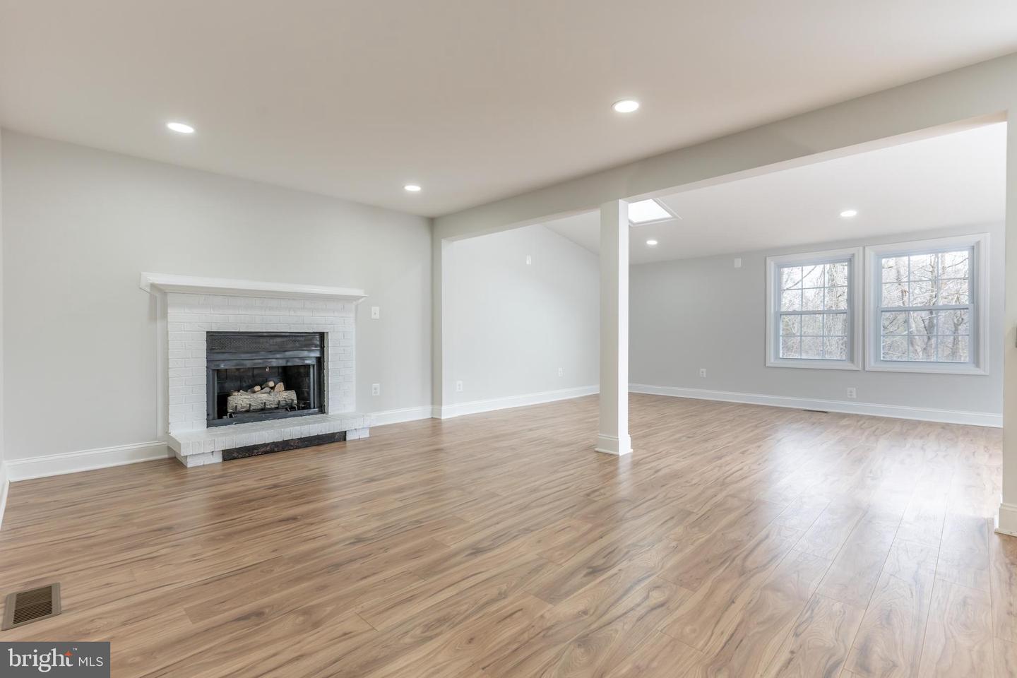 214 LESLIE CT, STERLING, Virginia 20164, 4 Bedrooms Bedrooms, ,3 BathroomsBathrooms,Residential,For sale,214 LESLIE CT,VALO2117212 MLS # VALO2117212