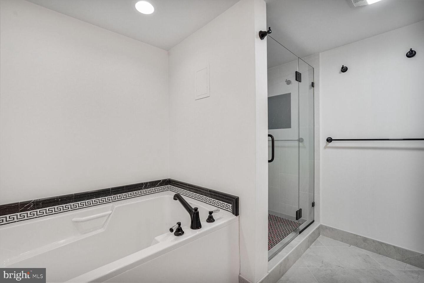 2151 JAMIESON AVE #809, ALEXANDRIA, Virginia 22314, 3 Bedrooms Bedrooms, ,2 BathroomsBathrooms,Residential,For sale,2151 JAMIESON AVE #809,VAAX2054686 MLS # VAAX2054686