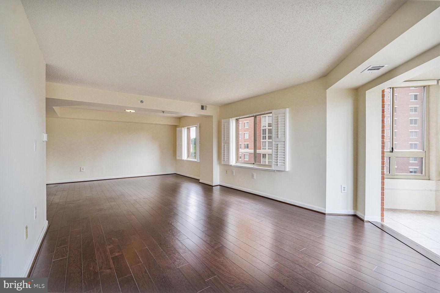 2151 JAMIESON AVE #809, ALEXANDRIA, Virginia 22314, 3 Bedrooms Bedrooms, ,2 BathroomsBathrooms,Residential,For sale,2151 JAMIESON AVE #809,VAAX2054686 MLS # VAAX2054686