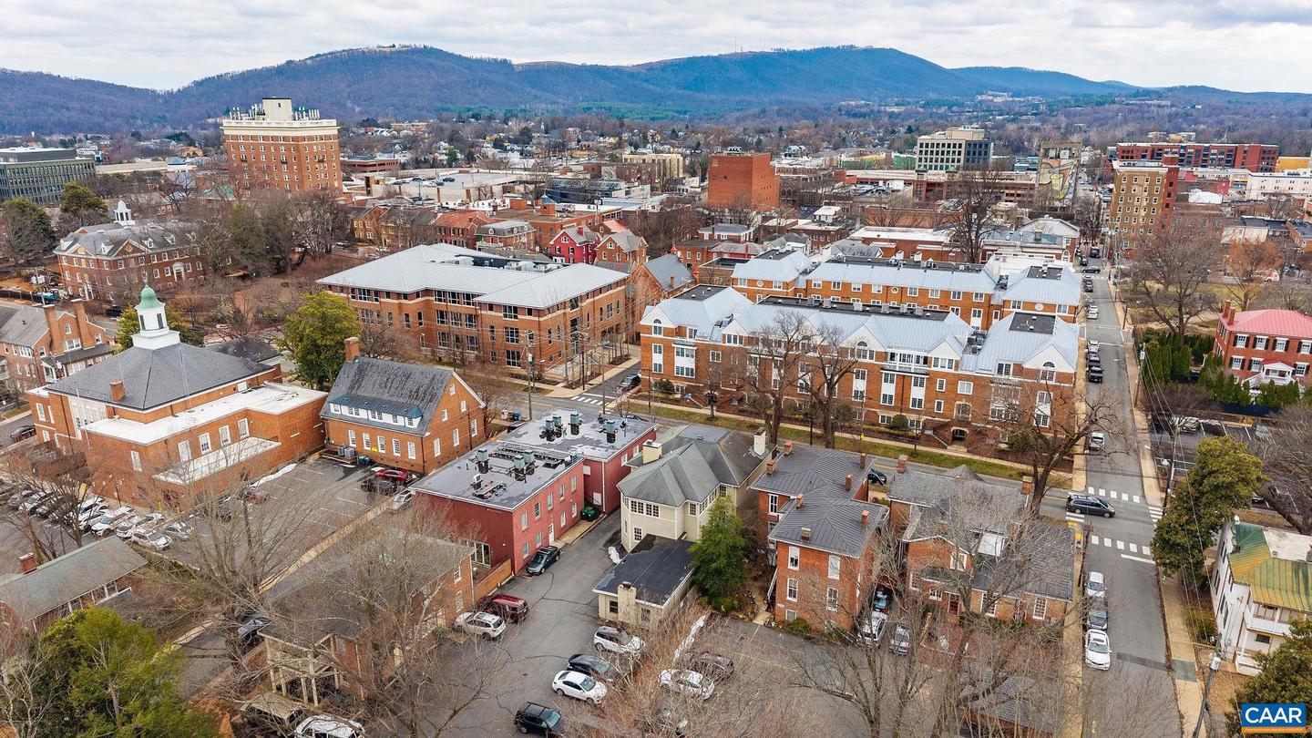 211 E HIGH ST, CHARLOTTESVILLE, Virginia 22902, ,Residential,For sale,211 E HIGH ST,673869 MLS # 673869